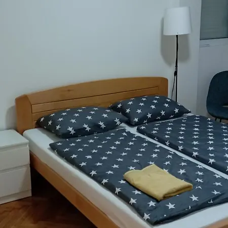Jela Apartment *